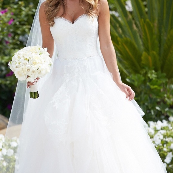 Reem Acra Wedding Dress - Picture 6 of 7